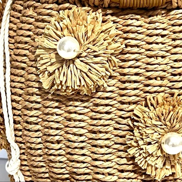 New NWT Woven Straw Pearl Round Bucket Bag - Picture 4 of 14